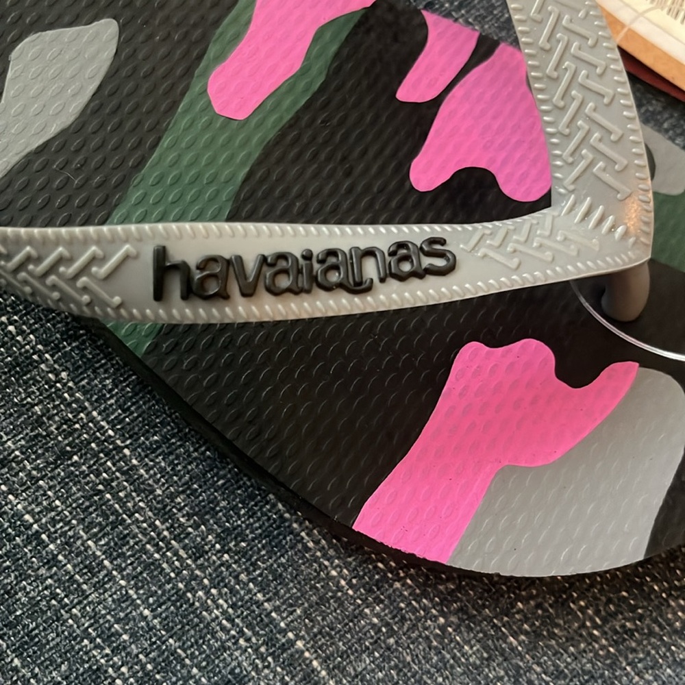 Men’s Havaianas Top Camo Flip Flops - Picture 5 of 6